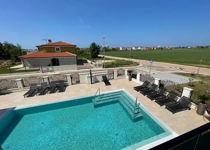 Vila Softic Azra